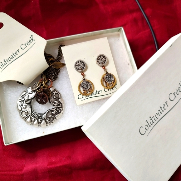 Coldwater Creek Tri Tone Texture Long Necklace and Earrings! - Picture 2 of 11